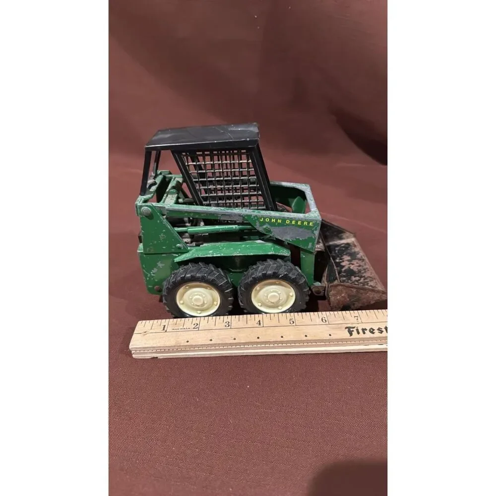 Ertl John Deere Skid Steer Loader Diecast Construction Toy